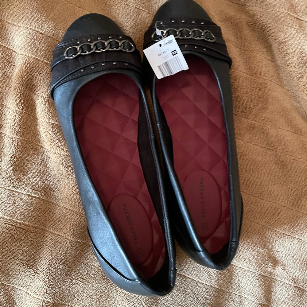 Falls creek size 8.5 black flats